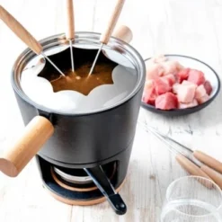 Stöckli Fonduegarnitur Titlis -STAUB shop 8576 80 s06 768x512