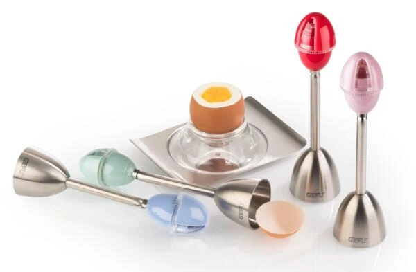 GEFU Eierköpfer Mit Salzstreuer In Rot 3 GEFU Eierköpfer Mit Salzstreuer In Rot - Image 3