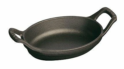 Staub Mini Auflaufform Oval Aus Gusseisen In Schwarz 1 Staub Mini Auflaufform Oval Aus Gusseisen In Schwarz