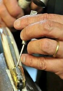 Forge De Laguiole Tafel- Und Steakmesser In Ebenholz/ Edelstahlkappen Glänzend Set Mit 2 Messern 4 Forge De Laguiole Tafel- Und Steakmesser In Ebenholz/ Edelstahlkappen Glänzend Set Mit 2 Messern - Image 4