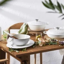 Le Creuset La Marmite Signature, 28 Cm, In Olive 10 Le Creuset La Marmite Signature, 28 Cm, In Olive -STAUB shop LECREUSET 09 02 22 5695