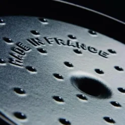 Staub Cocotte Rund Und Flach Aus Gusseisen In Schwarz -STAUB shop Noppen Staub Braeter Cocott 12 l