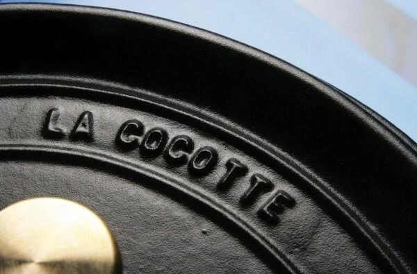 Staub Gänsebräter Oval Aus Gusseisen In Schwarz 5 Staub Gänsebräter Oval Aus Gusseisen In Schwarz - Image 5